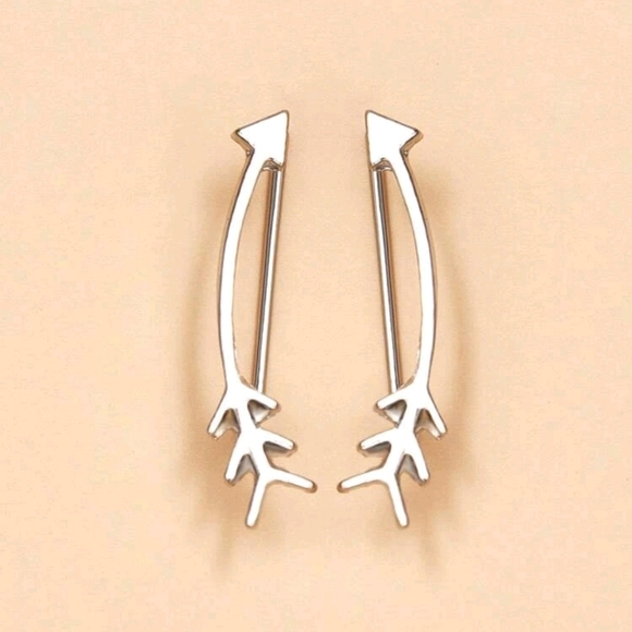 New! Tiny arrow earrings - Picture 7 of 8